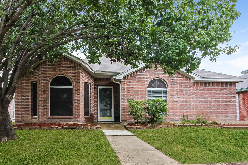 2708 Hidden Springs Dr in Mesquite, TX - Building Photo