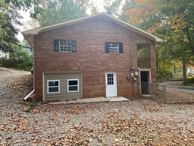 1901 Valley View Dr in Morristown, TN - Building Photo - Building Photo