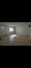 16390 Smoke Tree St in Hesperia, CA - Building Photo - Building Photo