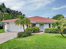 7546 Briarcliff Cir in Greenacres, FL - Building Photo