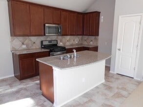 533 Peregrine Way in Leander, TX - Building Photo - Building Photo