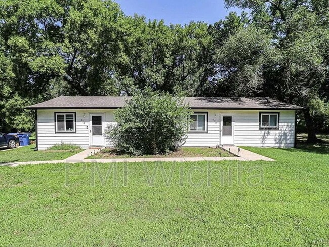 property at 420 W Mahoney Dr