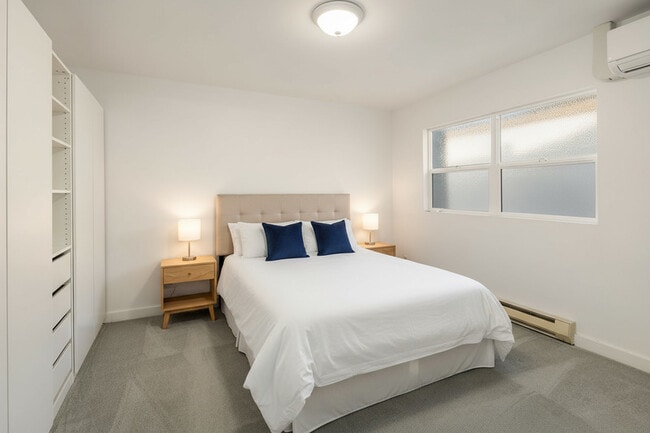 303 N 44th St in Seattle, WA - Building Photo - Building Photo