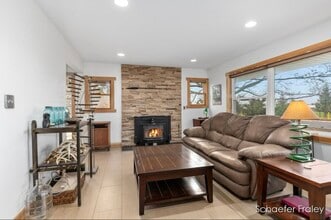 677 Harrison Ave in Holland, MI - Foto de edificio - Building Photo