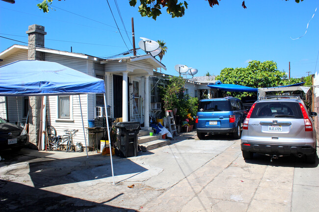 1707-1711 W 35th Pl in Los Angeles, CA - Building Photo - Building Photo