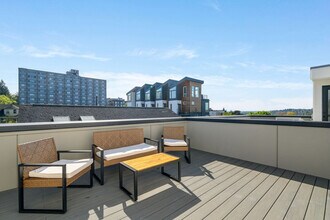 1615 S Washington St in Seattle, WA - Building Photo - Building Photo
