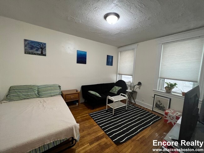 382 Riverway, Unit 1