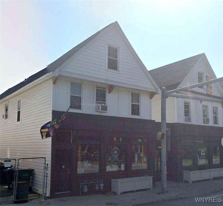 2342 Seneca St in Buffalo, NY - Building Photo