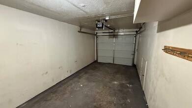 3725 E Hampton Way in Fresno, CA - Building Photo - Building Photo