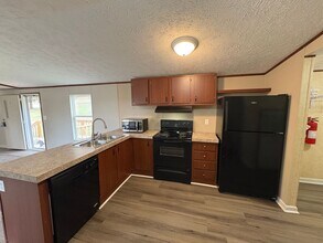 60 Henderson Rd in Odenville, AL - Building Photo - Building Photo