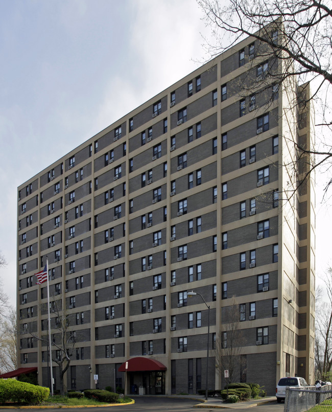 The Beechwood in Cincinnati, OH - Building Photo - Building Photo