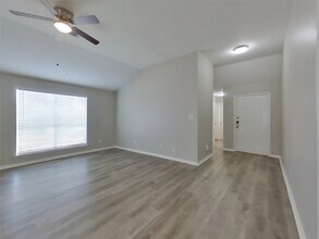 423 Lazy Ln in Montgomery, TX - Building Photo - Building Photo