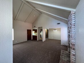 2017 Floyd Ave in Modesto, CA - Building Photo - Building Photo