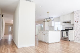 23328 Alamos Ln in Santa Clarita, CA - Building Photo - Building Photo