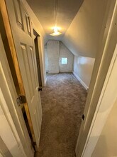 5108 Silver St, Unit 2 in Cincinnati, OH - Foto de edificio - Building Photo