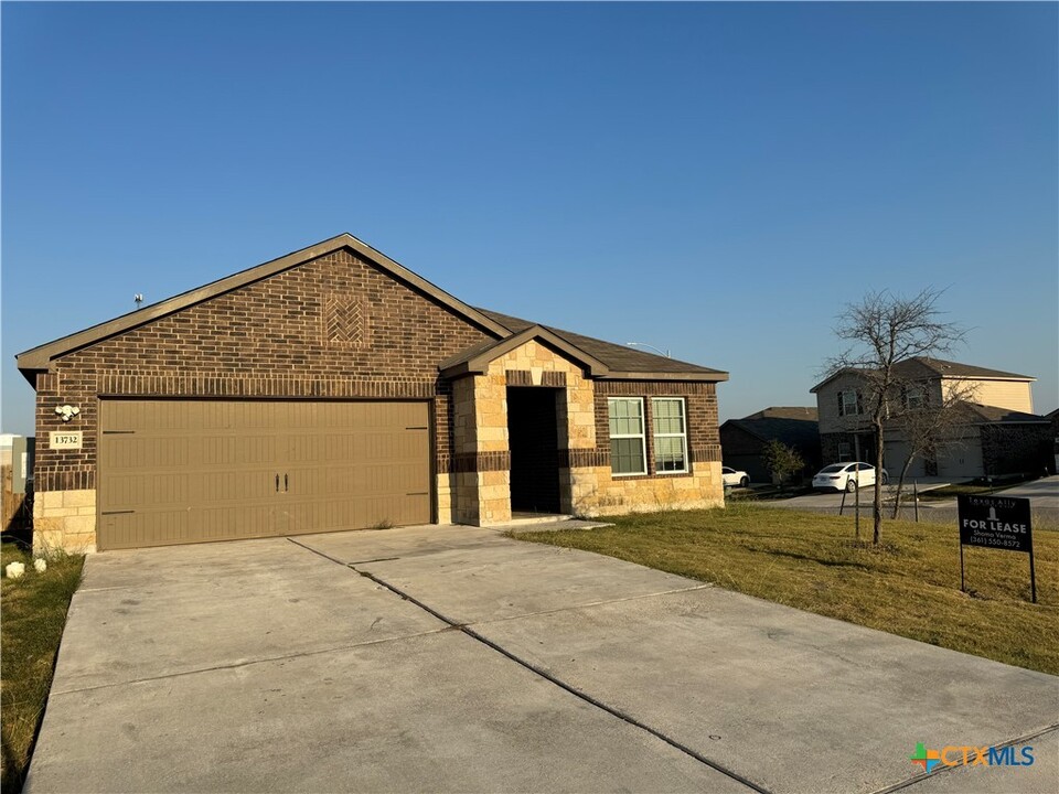 13732 Charles W Fairbanks Cv in Manor, TX - Building Photo