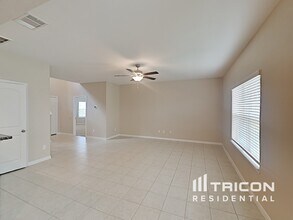 504 Red Dusk Paint Dr in La Marque, TX - Building Photo - Building Photo