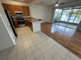 5760 Sandstone Way in Jacksonville, FL - Building Photo