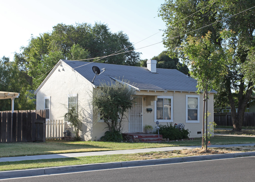 1640 Bessie Ave in Tracy, CA - Building Photo