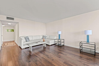 529 S Flagler Dr in West Palm Beach, FL - Building Photo - Building Photo