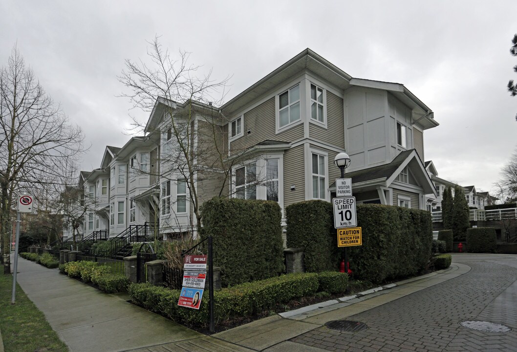 3038 Kerr St SE in Vancouver, BC - Building Photo