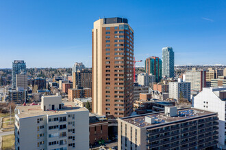 The Estate in Calgary, AB - Building Photo - Building Photo