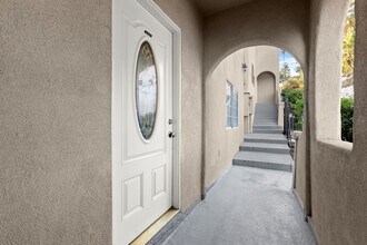 Heart of Hollywood | Large 2 Bedroom in Los Angeles, CA - Building Photo - Building Photo