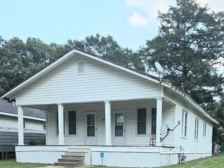 803 Boatner St in Bastrop, LA - Building Photo