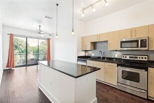4414 Cedar Springs Rd in Dallas, TX - Building Photo