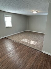 21 1/2 5th St, Unit 21.5 in Roseville, OH - Building Photo - Building Photo
