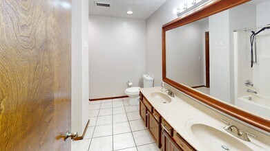 3761 Indian Run Dr in Canfield, OH - Building Photo - Building Photo