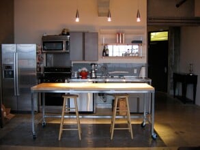 315 E 8th St, Unit #701 in Los Angeles, CA - Foto de edificio - Building Photo