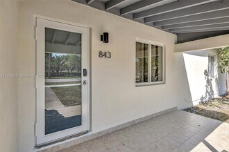 843 SW 20th St in Fort Lauderdale, FL - Building Photo - Building Photo