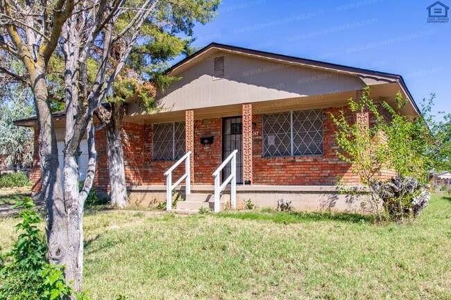 717 SW Ranch Oak Blvd
