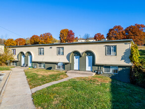 Green Village Townhomes in Kansas City, MO - Building Photo - Building Photo