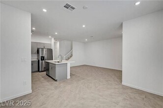 1175 Heliodor Ave in Henderson, NV - Building Photo - Building Photo