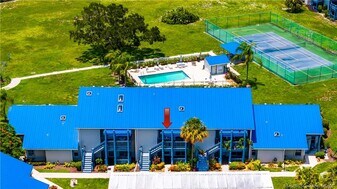 1637 NE Nautical Pl in Jensen Beach, FL - Building Photo