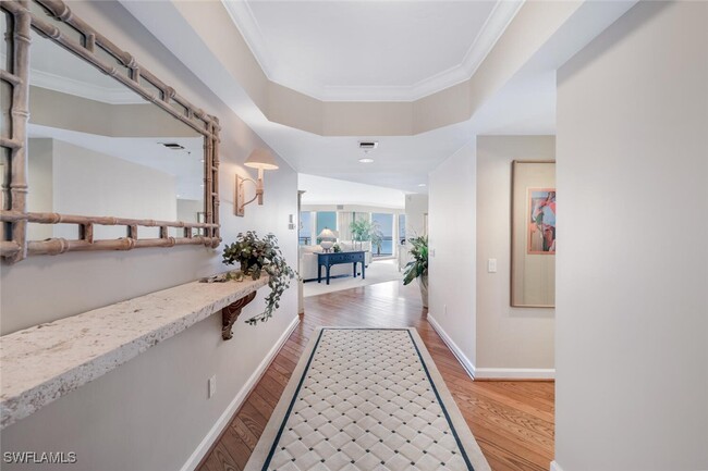 8231 Bay Colony Dr in Naples, FL - Building Photo - Building Photo