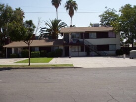 803 Pacific St in Bakersfield, CA - Building Photo