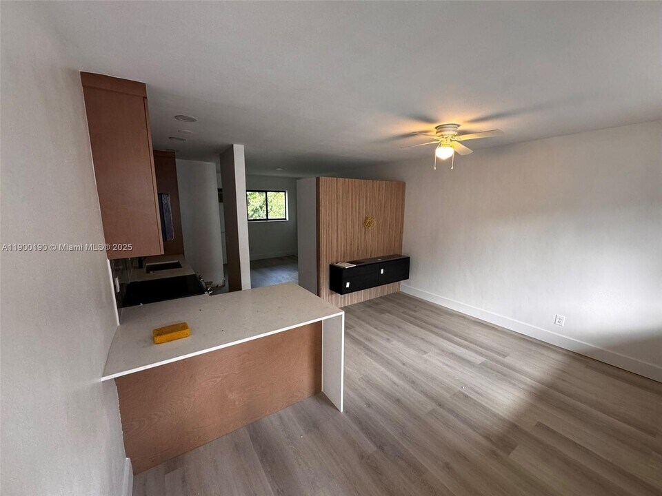 115 Salamanca Ave in Coral Gables, FL - Building Photo