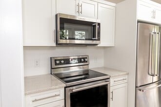 319 Enola Rd in Morganton, NC - Building Photo - Building Photo