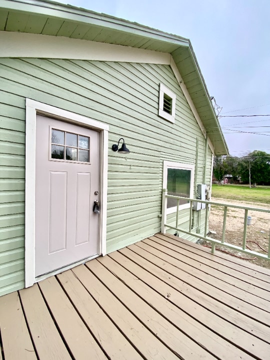 732 Valley Way St in San Marcos, TX - Building Photo