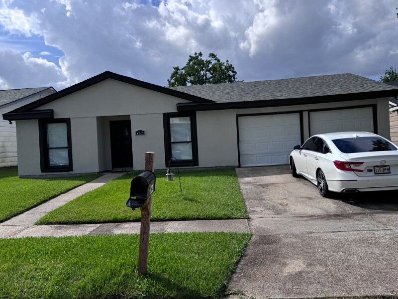 3824 Sue Ker Dr in Harvey, LA - Building Photo