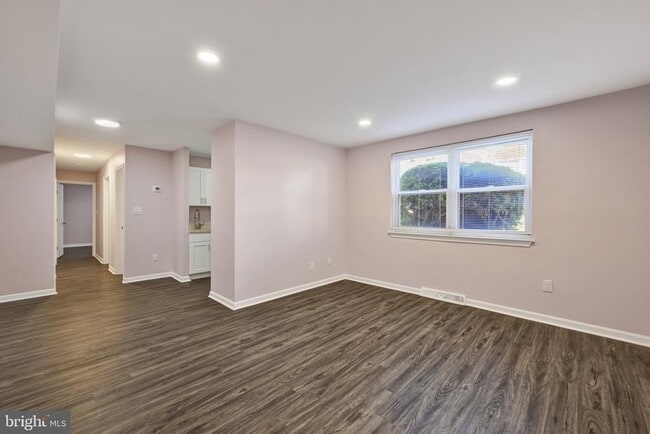 property at 4411 Falls Bridge Dr