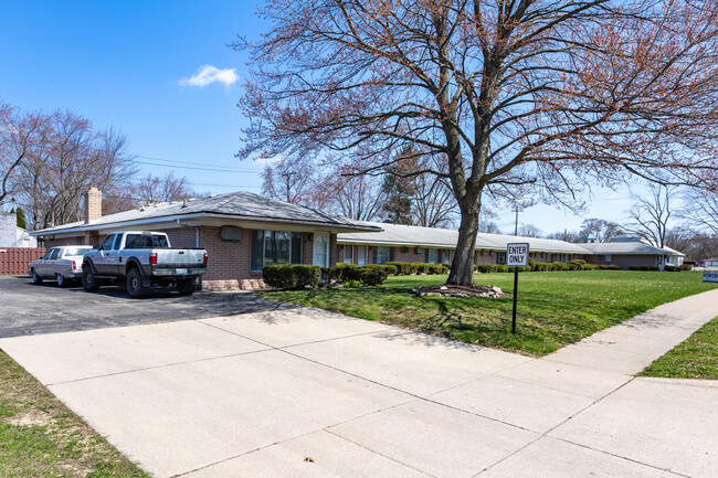 3850-3882 W Walton Blvd in Waterford, MI - Building Photo - Primary Photo