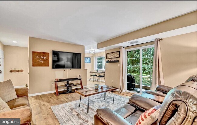 1543 Colonial Dr in Woodbridge, VA - Building Photo - Building Photo