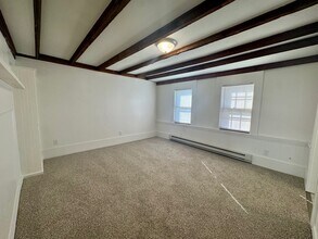 16 Maple St, Unit 16 in Concord, NH - Building Photo - Building Photo