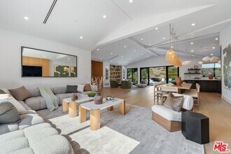 20226 Lorenzana Dr in Los Angeles, CA - Building Photo - Building Photo