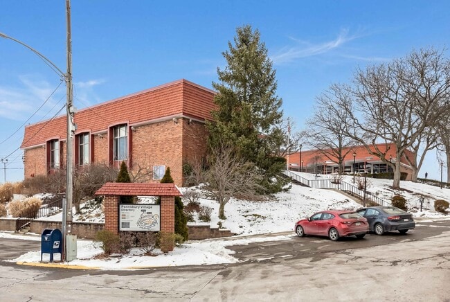 546 Carriage Cir in Pittsburgh, PA - Building Photo - Building Photo