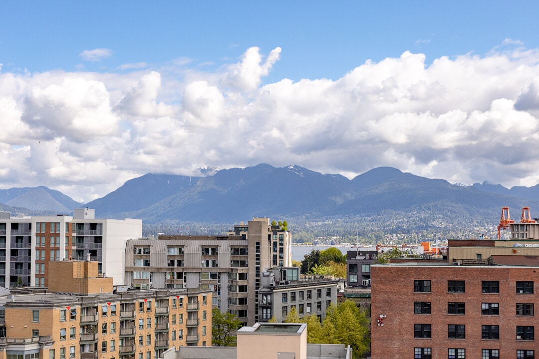 550 Taylor St in Vancouver, BC - Building Photo